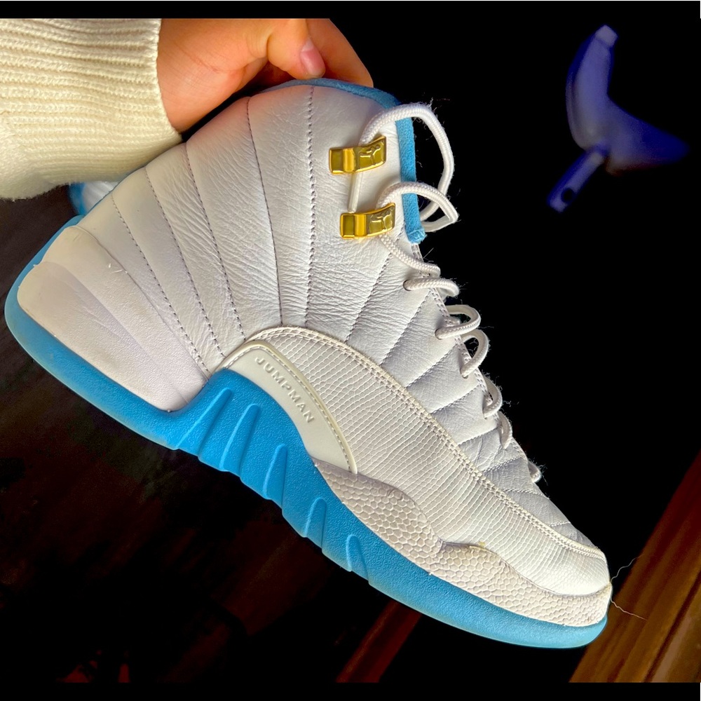 COPY - University blue jordan’s